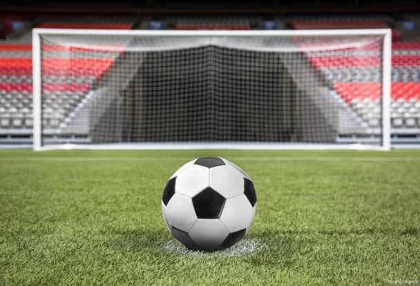 篮球爱好者实时追踪比赛场景